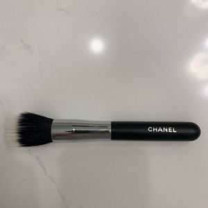 Chanel foundation/powder brush #7